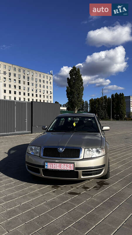 Лифтбек Skoda Superb 2003 в Черкассах