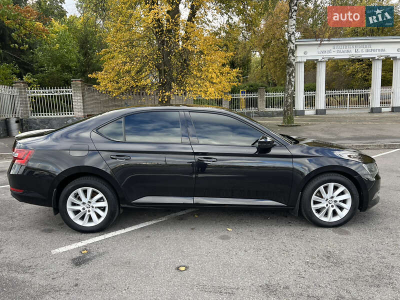 Лифтбек Skoda Superb 2016 в Виннице