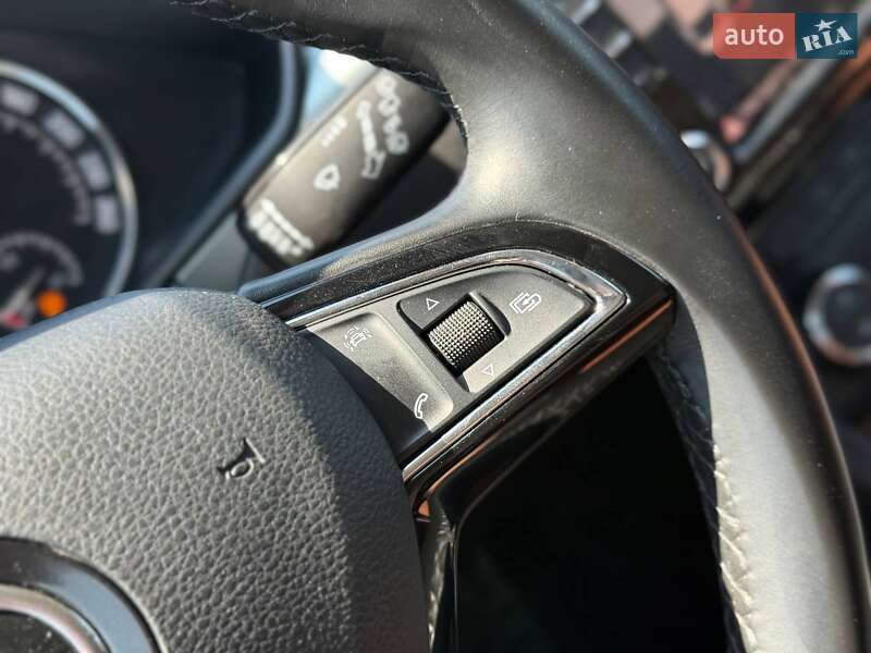 Лифтбек Skoda Superb 2015 в Кривом Роге