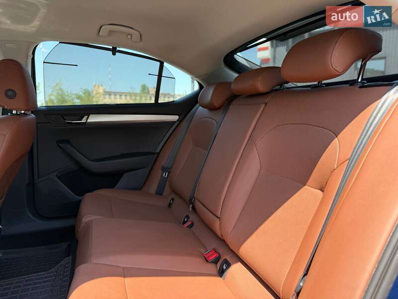 Лифтбек Skoda Superb 2015 в Кривом Роге