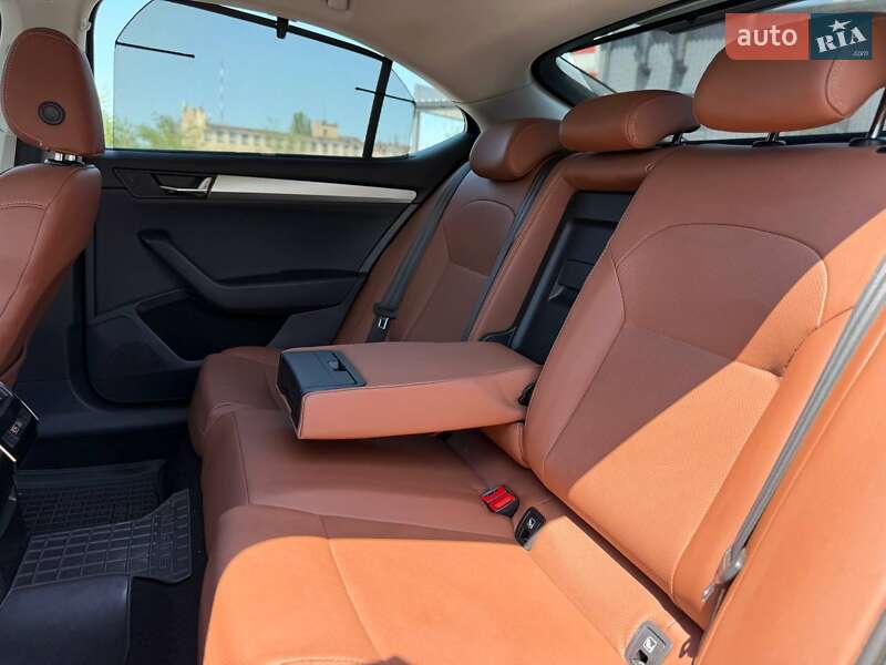 Лифтбек Skoda Superb 2015 в Кривом Роге