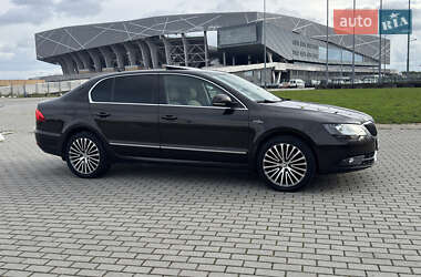 Лифтбек Skoda Superb 2014 в Львове