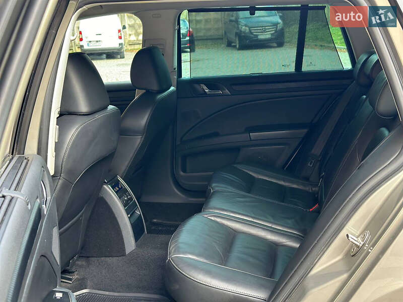 Універсал Skoda Superb 2014 в Надвірній