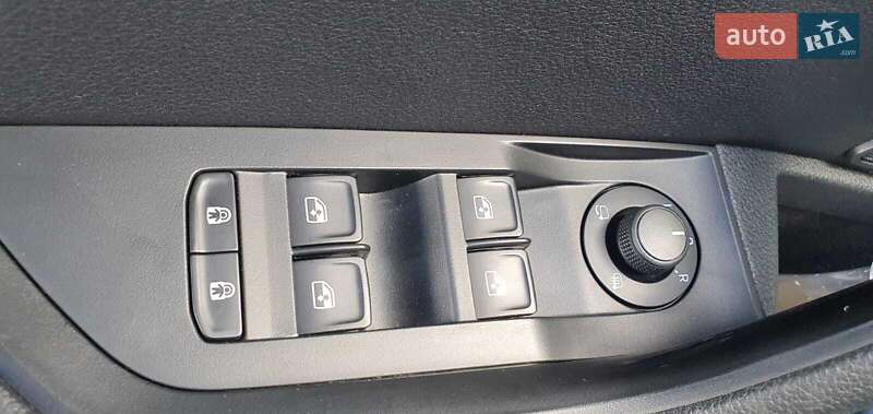 Универсал Skoda Superb 2019 в Ужгороде