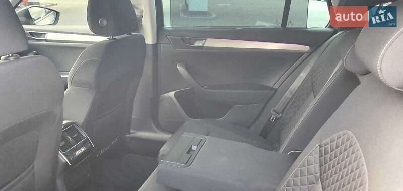 Универсал Skoda Superb 2019 в Ужгороде