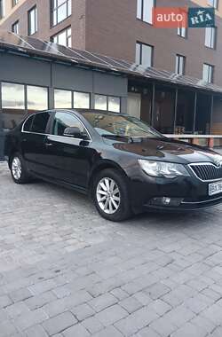 Лифтбек Skoda Superb 2014 в 