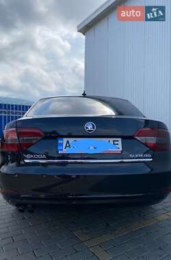 Ліфтбек Skoda Superb 2014 в  фото 19 Ліфтбек Skoda Superb 2014 в