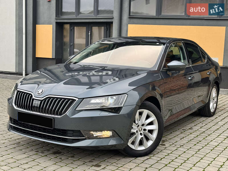 Лифтбек Skoda Superb 2017 в Коломые фото Лифтбек Skoda Superb 2017 в Коломые