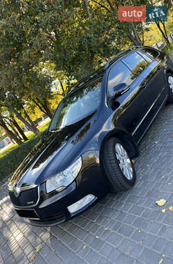 Універсал Skoda Superb 2012 в  Універсал Skoda Superb 2012 в