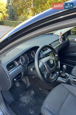 Універсал Skoda Superb 2012 в  фото 18 Універсал Skoda Superb 2012 в