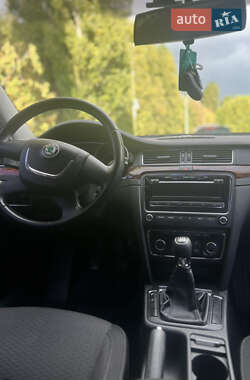 Лифтбек Skoda Superb 2013 в 