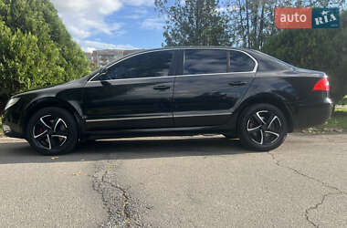 Лифтбек Skoda Superb 2013 в 