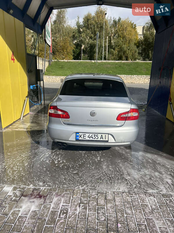 Лифтбек Skoda Superb 2011 в Тернополе