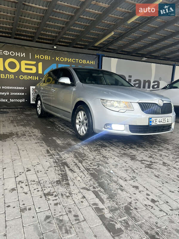 Лифтбек Skoda Superb 2011 в Тернополе