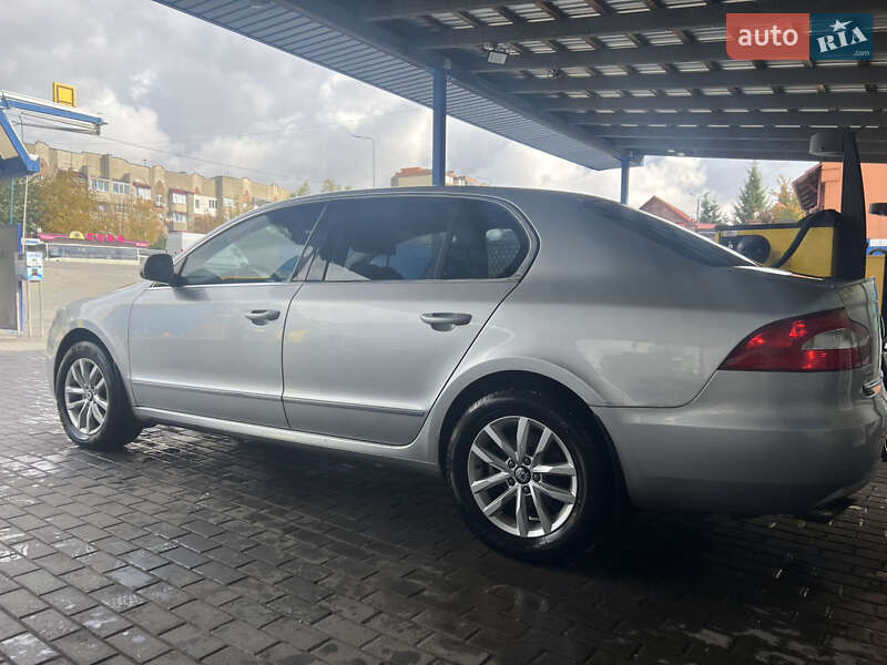 Лифтбек Skoda Superb 2011 в Тернополе