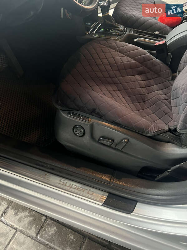 Лифтбек Skoda Superb 2011 в Тернополе