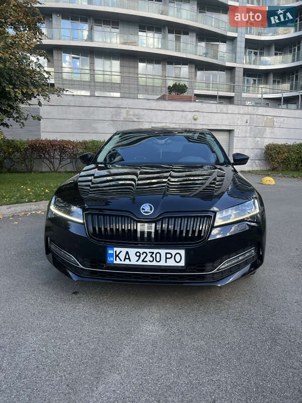 Лифтбек Skoda Superb 2019 в Киеве