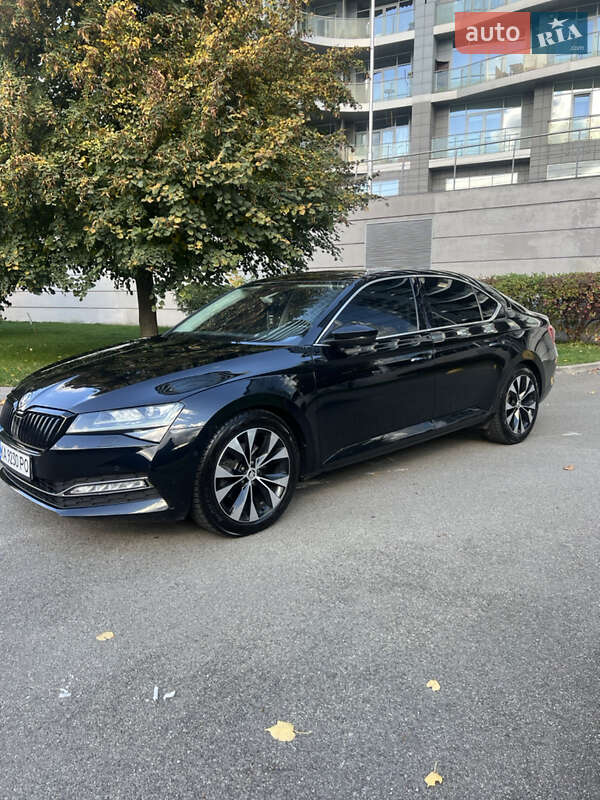 Лифтбек Skoda Superb 2019 в Киеве