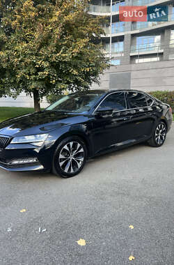 Лифтбек Skoda Superb 2019 в 