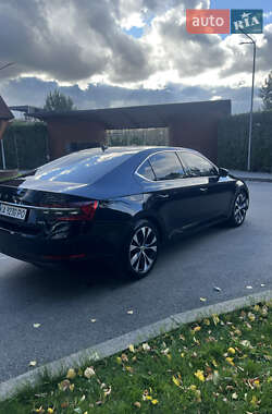 Лифтбек Skoda Superb 2019 в 