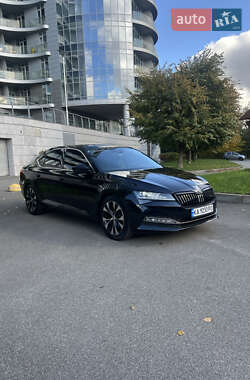 Лифтбек Skoda Superb 2019 в 