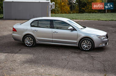 Лифтбек Skoda Superb 2012 в 