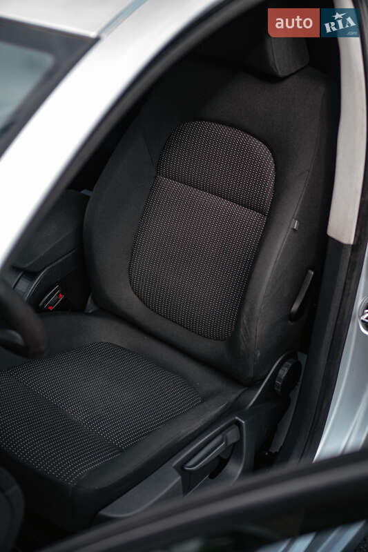 Лифтбек Skoda Superb 2012 в Бурштыне