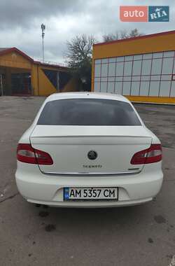 Лифтбек Skoda Superb 2011 в 