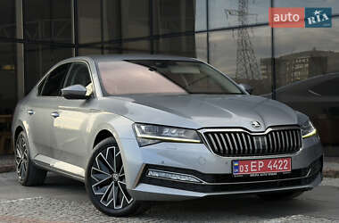 Лифтбек Skoda Superb 2022 в 