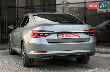 Лифтбек Skoda Superb 2022 в 