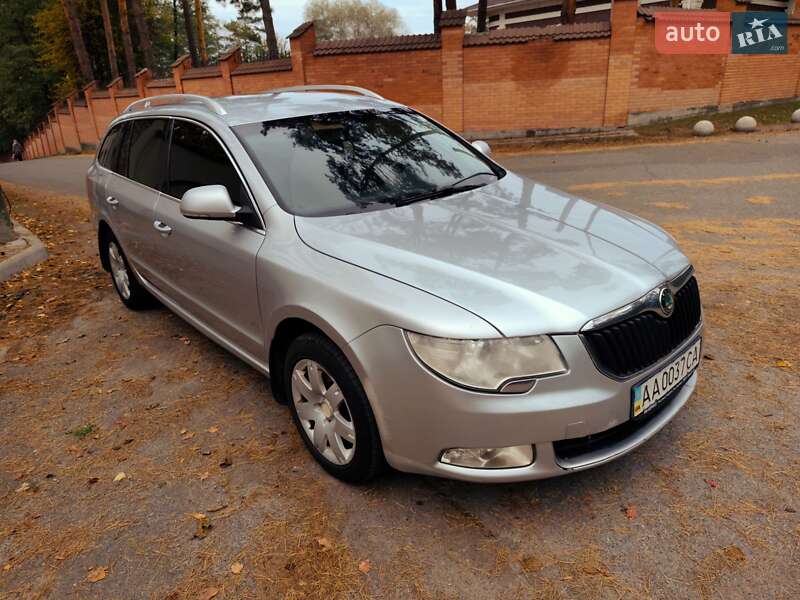 Универсал Skoda Superb 2010 в Буче