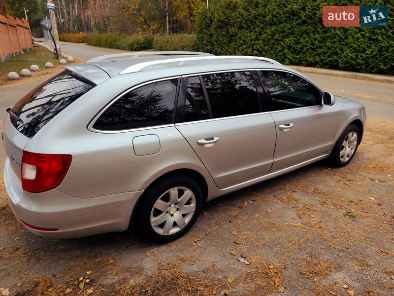 Универсал Skoda Superb 2010 в Буче