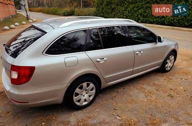 Універсал Skoda Superb 2010 в 