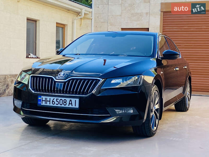 Лифтбек Skoda Superb 2017 в Одессе
