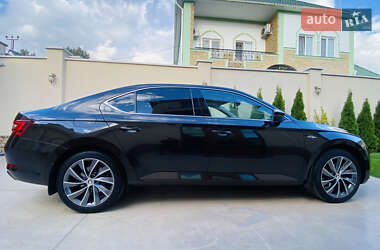 Ліфтбек Skoda Superb 2017 в 