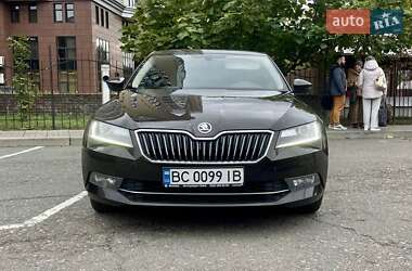 Лифтбек Skoda Superb 2017 в Киеве