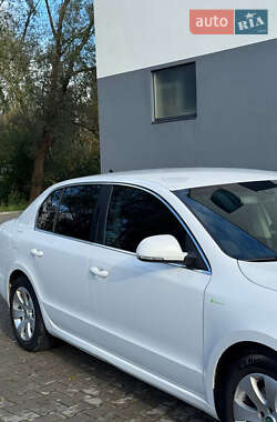 Ліфтбек Skoda Superb 2012 в 