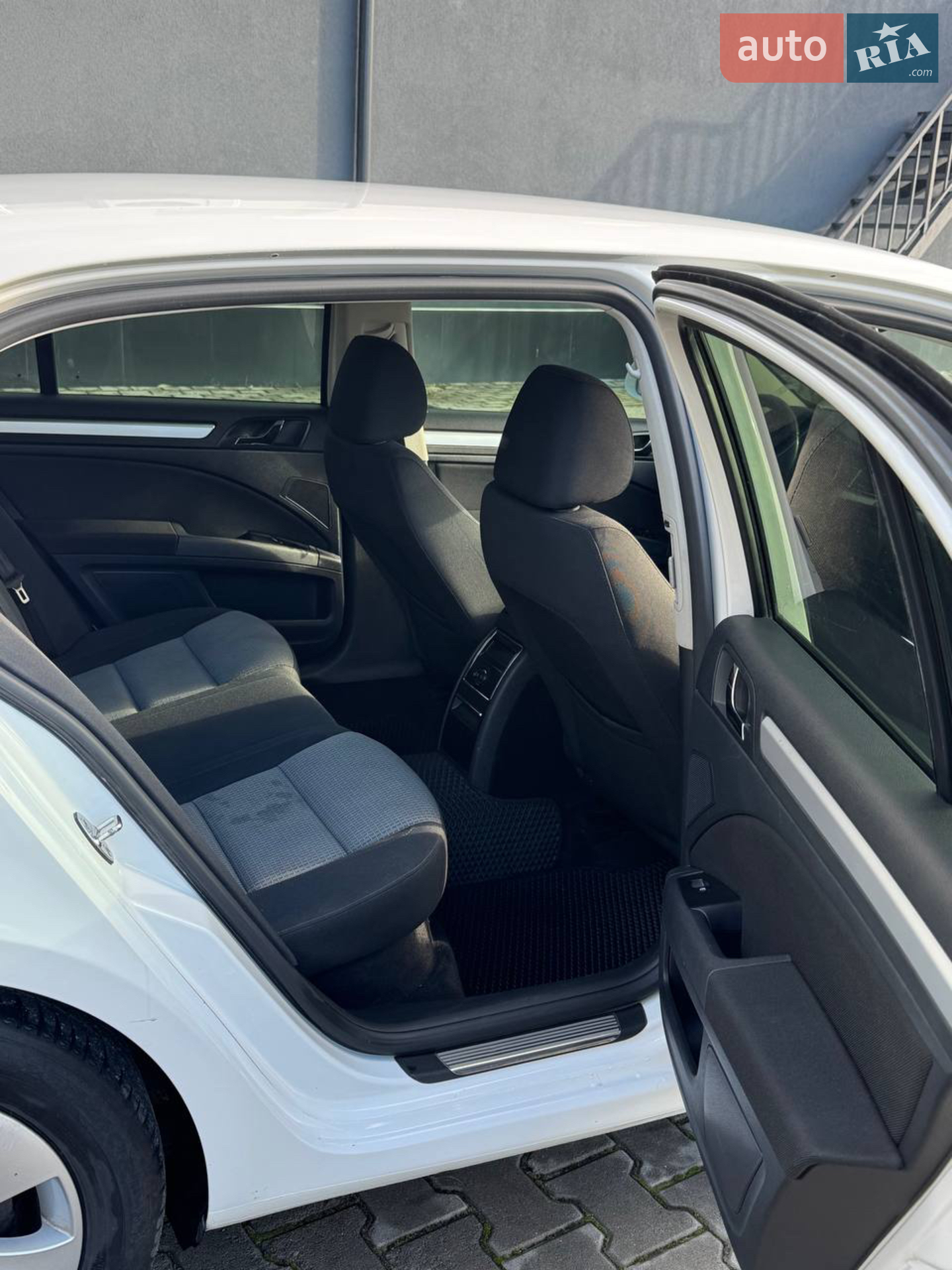 2012 Skoda Superb - мініатюра 18