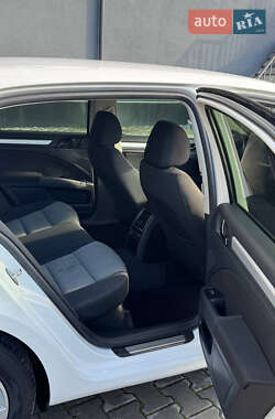 Ліфтбек Skoda Superb 2012 в 