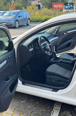 Ліфтбек Skoda Superb 2012 в 