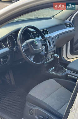Ліфтбек Skoda Superb 2012 в 