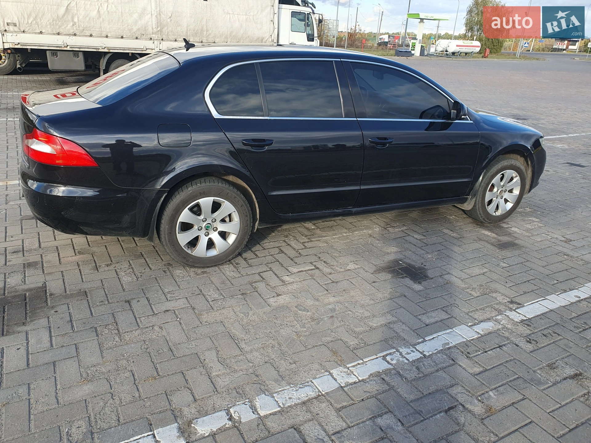 2010 Skoda Superb - мініатюра 3