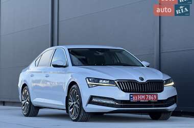 Лифтбек Skoda Superb 2022 в 