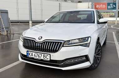 Лифтбек Skoda Superb 2022 в 