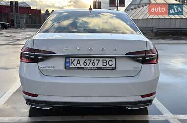 Лифтбек Skoda Superb 2022 в 
