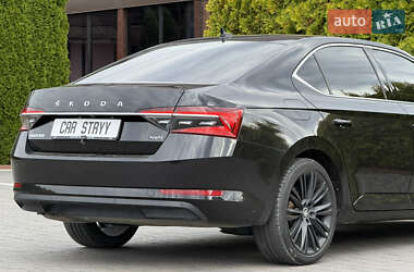 Лифтбек Skoda Superb 2019 в 