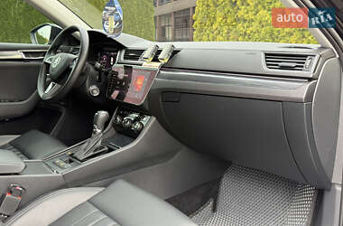 Лифтбек Skoda Superb 2019 в 