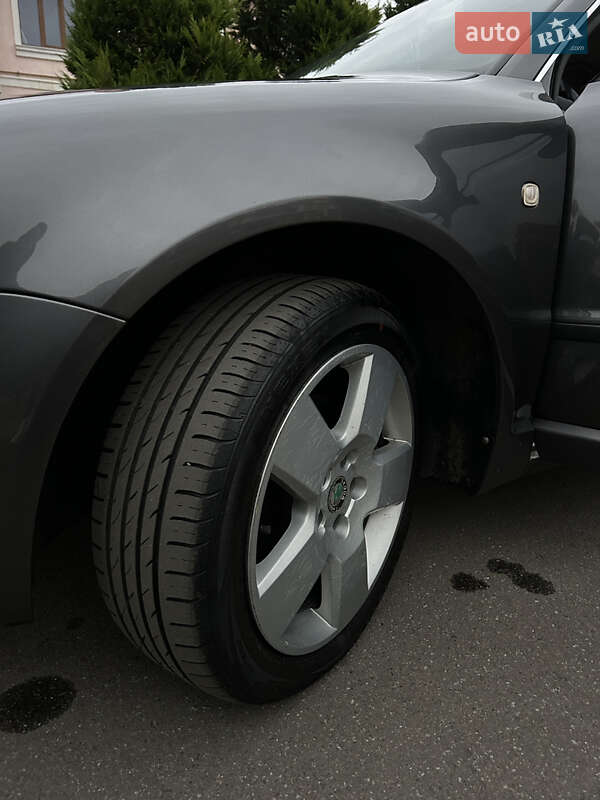 Ліфтбек Skoda Superb 2002 в Шептицькому