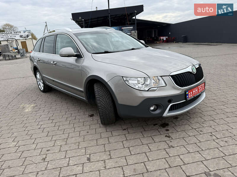 Універсал Skoda Superb 2013 в Львові