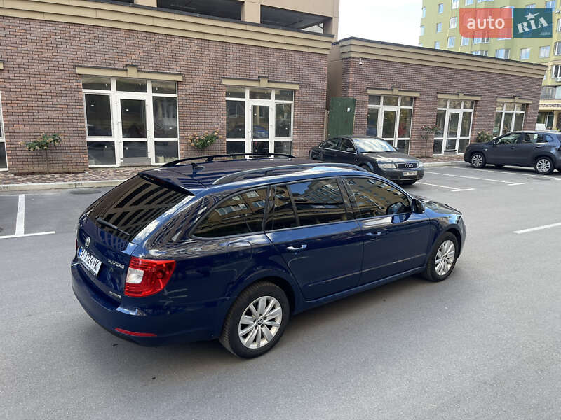 Універсал Skoda Superb 2014 в Києві